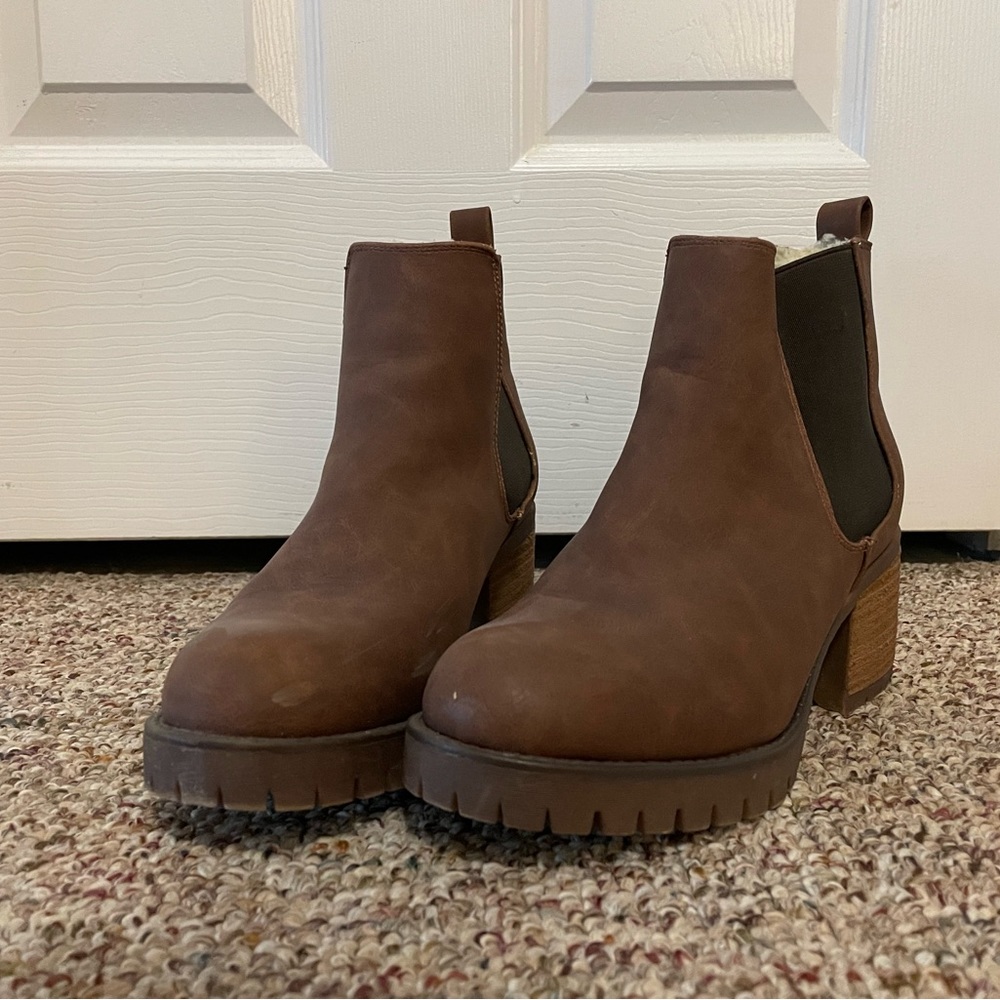DLG heeled boot